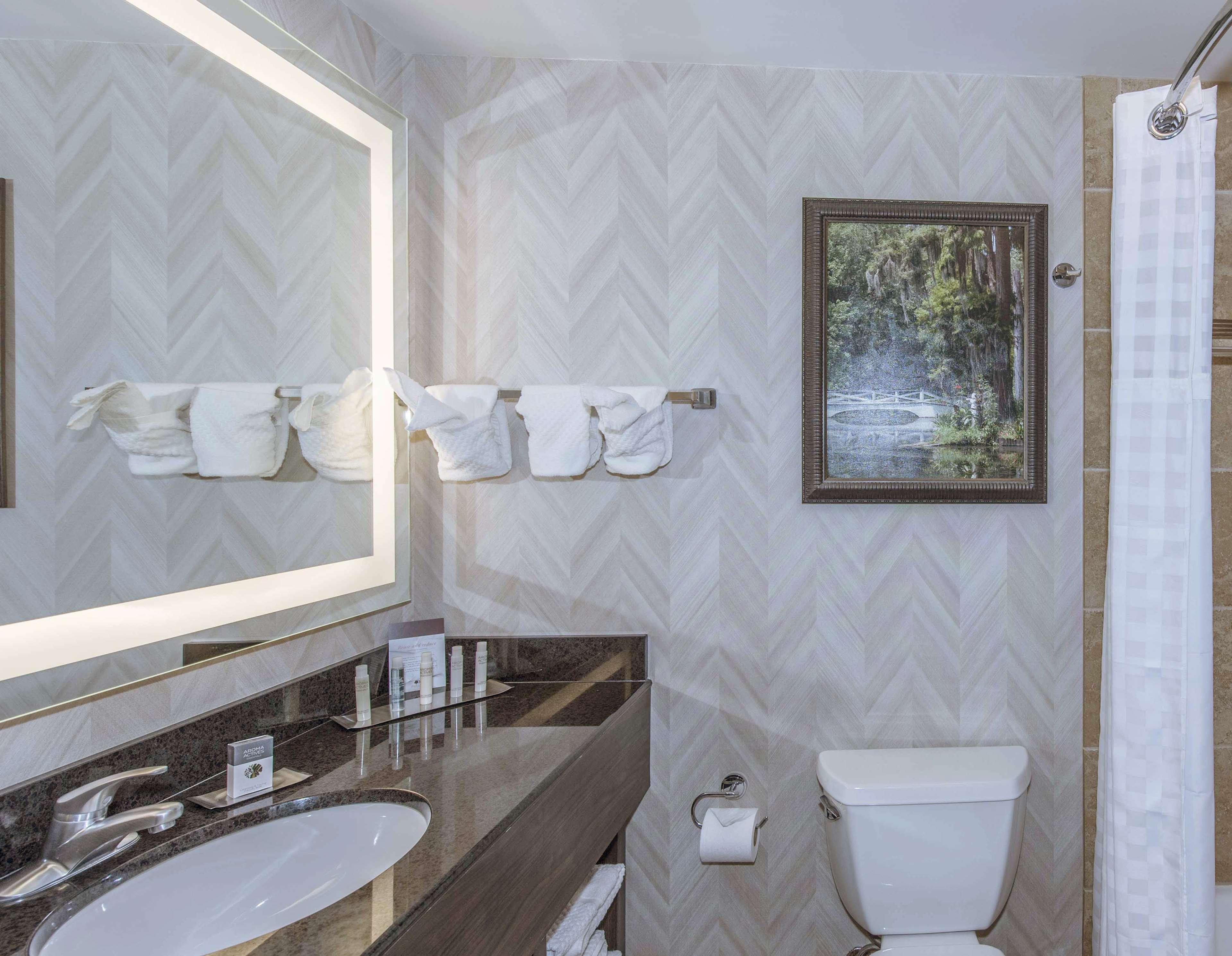Doubletree By Hilton North Charleston - Convention Center Hotel Екстериор снимка