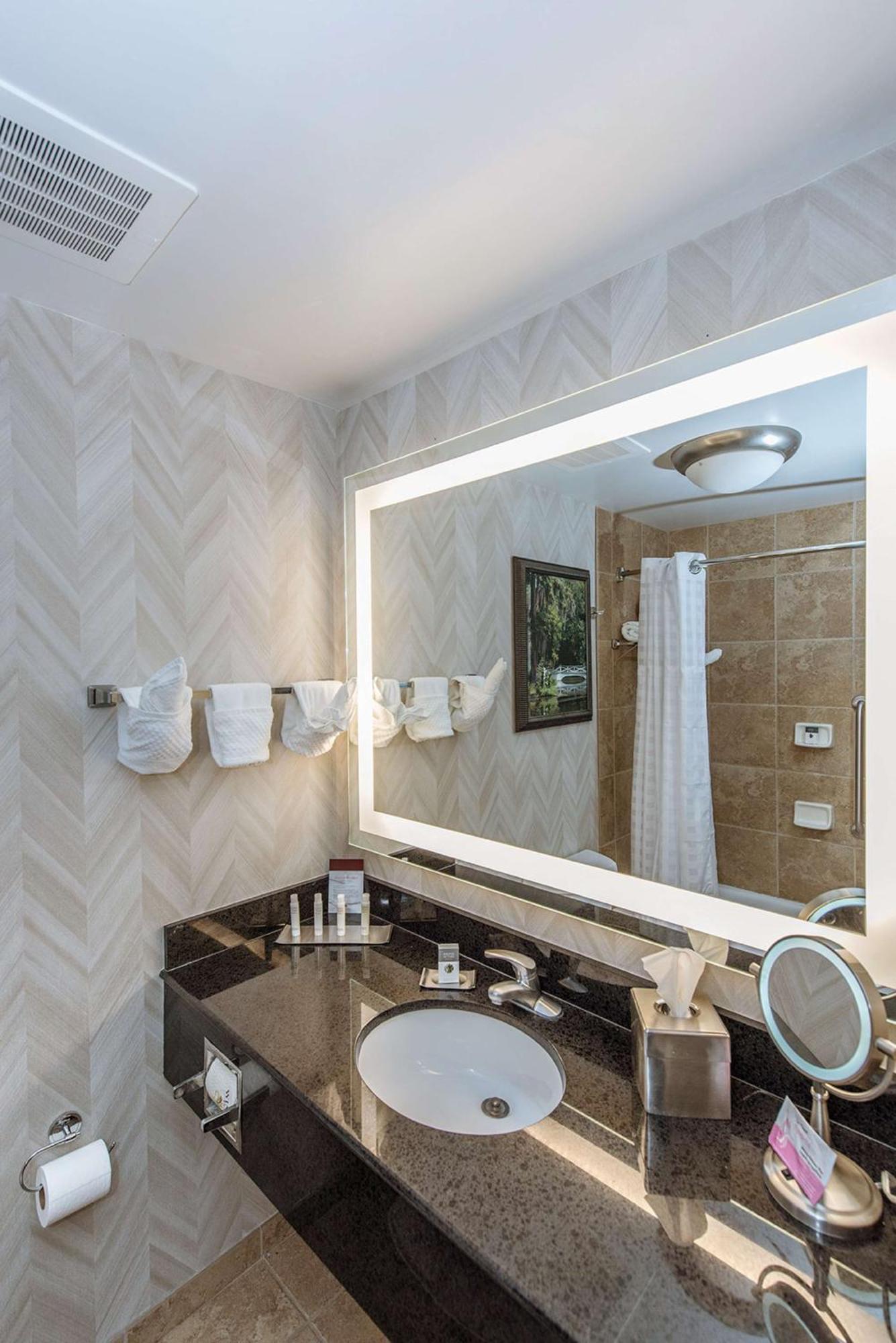 Doubletree By Hilton North Charleston - Convention Center Hotel Екстериор снимка