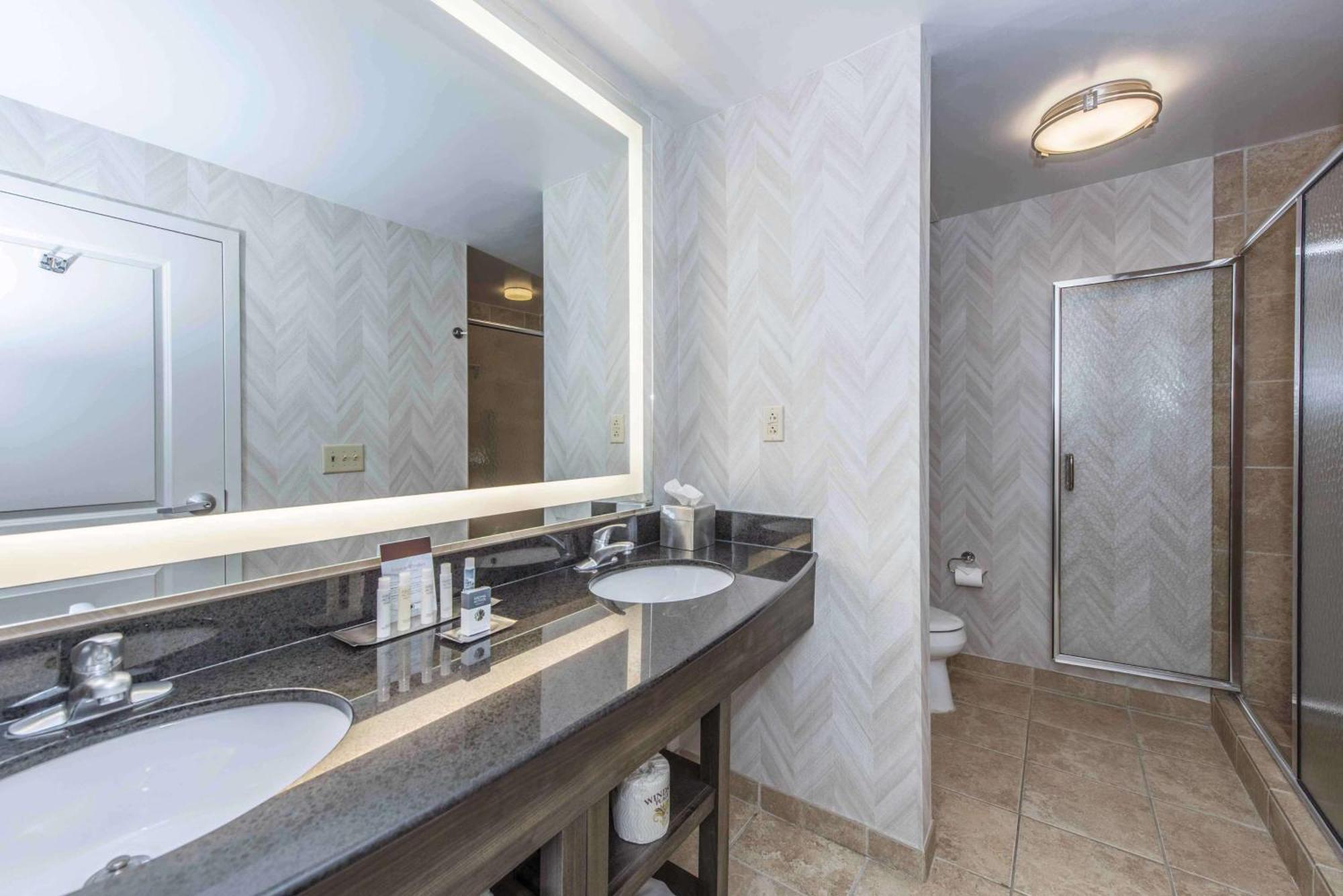 Doubletree By Hilton North Charleston - Convention Center Hotel Екстериор снимка
