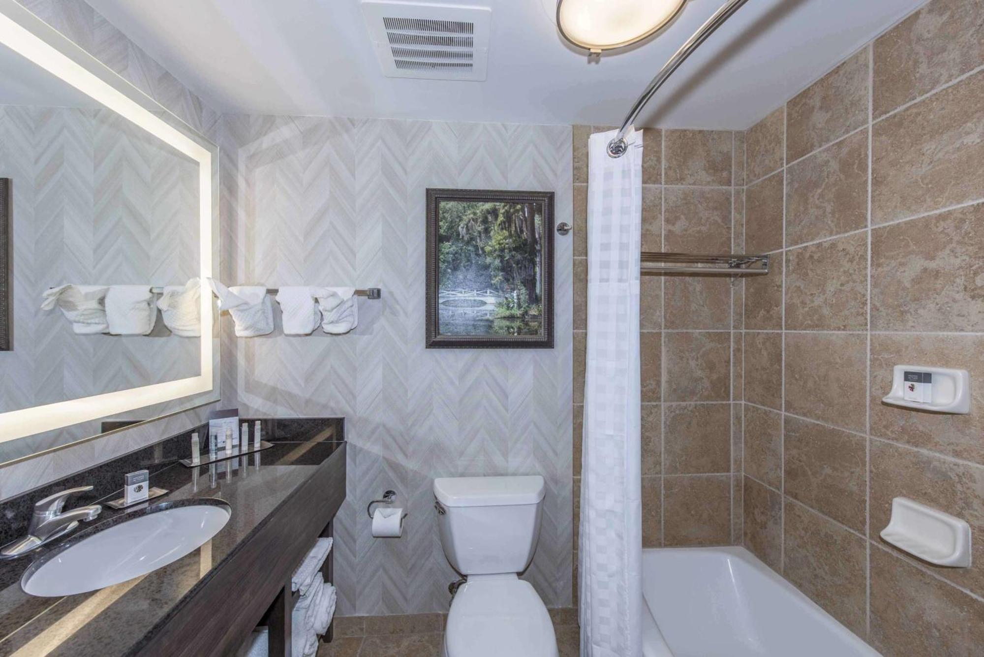 Doubletree By Hilton North Charleston - Convention Center Hotel Екстериор снимка